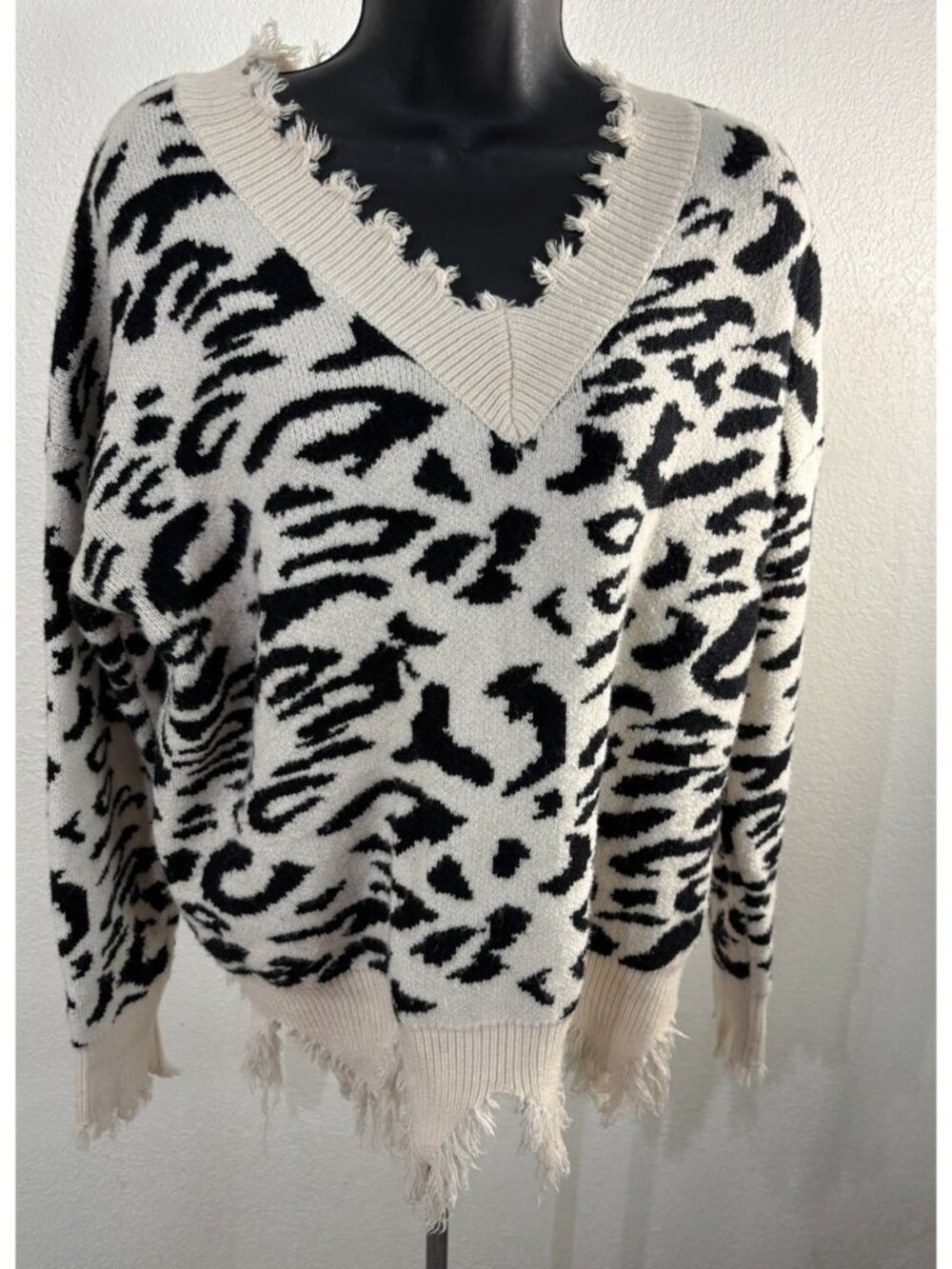 Timing Womens Size M/L Sweater Black and White V-Neck Frayed Hem Neck Sleeves